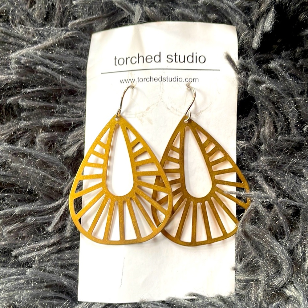 2/$20 NWT - torched studio gold earrings!